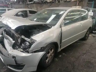 Sloopvoertuig toyota corolla (_e12_) 1.4 d (nde120_) van het jaar 2006 aangedreven 1ndtv