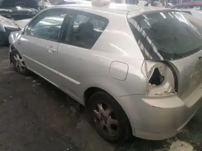 Sloopvoertuig toyota corolla (_e12_) 1.4 d (nde120_) van het jaar 2006 aangedreven 1ndtv