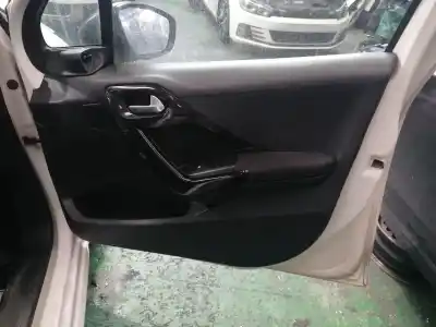 Veículo de Sucata peugeot 208 access do ano 2013 alimentado 8hr