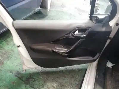 Veículo de Sucata peugeot 208 access do ano 2013 alimentado 8hr