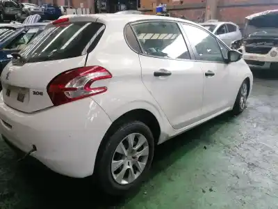 Veículo de Sucata peugeot 208 access do ano 2013 alimentado 8hr