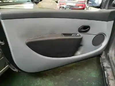 Veículo de Sucata renault clio iii pack authentique do ano 2005 alimentado d4f740