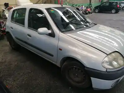 Здавання транспортного засобу renault clio ii fase ii (b/cb0) 1.2 16v року 2001 потужний 