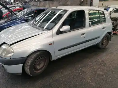 Здавання транспортного засобу renault clio ii fase ii (b/cb0) 1.2 16v року 2001 потужний 