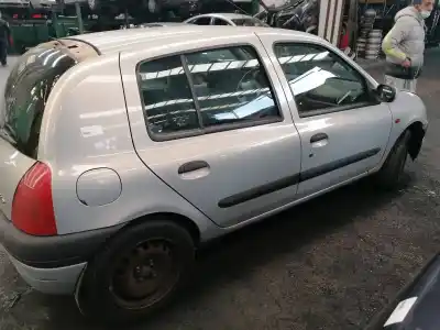 Здавання транспортного засобу renault clio ii fase ii (b/cb0) 1.2 16v року 2001 потужний 