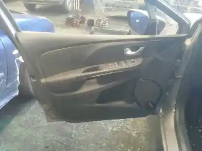 Veicolo di demolizione renault clio iv dynamique dell'anno 2015 alimentato k9k608