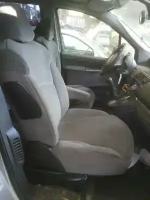 Здавання транспортного засобу fiat                                               ulysse (179)                                                                                                                                                                                                                                               2.2 jtd dynamic                                                                                                                                                                                                                                            року 2004 потужний 4hw