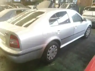Veículo de Sucata skoda octavia berlina (1u2) ambiente do ano 2001 alimentado 