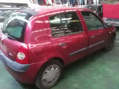 Véhicule à la ferraille renault                                            clio ii fase ii (b/cb0)                                                                                                                                                                                                                                    d4f712                                                                                                                                                                                                                                                     de l'année 2003 alimenté d4f712