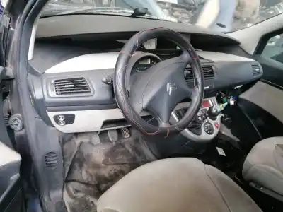 Véhicule à la ferraille citroen c8 2.2 hdi fap de l'année 2009 alimenté 4ht