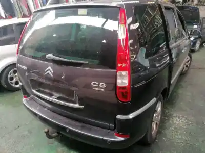 Véhicule à la ferraille citroen c8 2.2 hdi fap de l'année 2009 alimenté 4ht