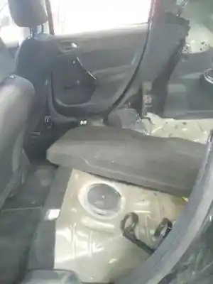 Veículo de Sucata peugeot 208 access do ano 2012 alimentado 8hr