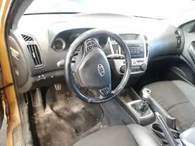 Scrapping Vehicle kia cee´d emotion of the year 2009 powered d4eaf