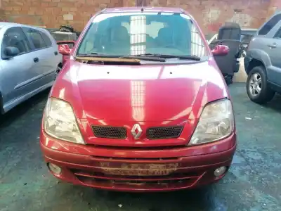 Здавання транспортного засобу renault   року 2003 потужний 