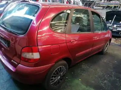 Здавання транспортного засобу renault   року 2003 потужний 