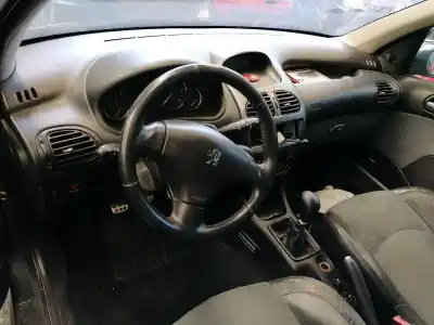 Veículo de Sucata peugeot 206 berlina gti do ano 2003 alimentado rfn