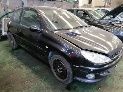 Veículo de Sucata peugeot 206 berlina gti do ano 2003 alimentado rfn