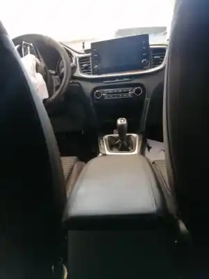 Veicolo di demolizione kia xceed 1.0 tgdi cat dell'anno 2022 alimentato 