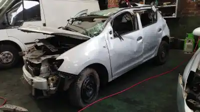 Veicolo di demolizione dacia sandero 1.0 12v cat dell'anno 2017 alimentato b4db400