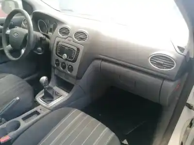 Veicolo di demolizione ford focus lim. (cb4) 1.6 tdci cat dell'anno 2010 alimentato 