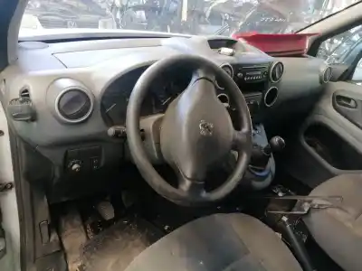 Veículo de Sucata peugeot partner tepee 1.6 hdi / bluehdi 75 do ano 2008 alimentado 9ht