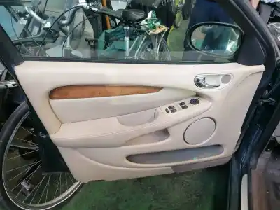 Veicolo di demolizione jaguar x-type i (x400) 2.2 d dell'anno 2006 alimentato bg
