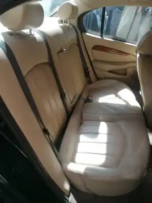 Veicolo di demolizione jaguar x-type i (x400) 2.2 d dell'anno 2006 alimentato bg