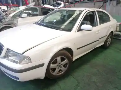 Veículo de Sucata skoda octavia berlina (1u2) 1.4 do ano 2007 alimentado axp