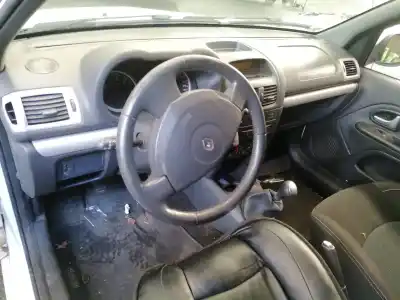 Scrapping Vehicle renault clio ii fase ii (b/cb0) 1.2 16v of the year 2010 powered 