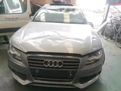 Здавання транспортного засобу AUDI A4 AVANT (8K5) (2008) Básico року 2014 потужний CGKA