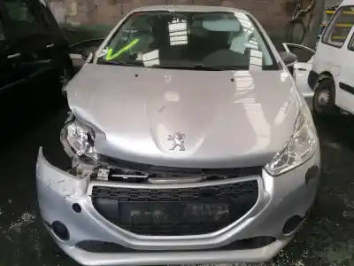 Veículo de Sucata PEUGEOT 208 Access do ano 2013 alimentado 8HR