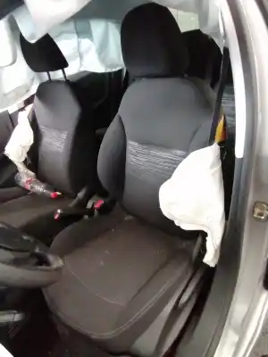 Veículo de Sucata peugeot 208 access do ano 2013 alimentado 8hr