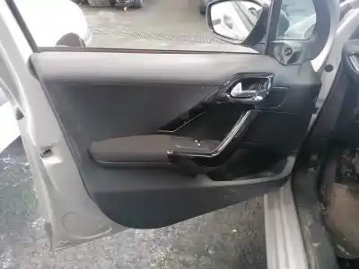 Veículo de Sucata peugeot 208 access do ano 2013 alimentado 8hr