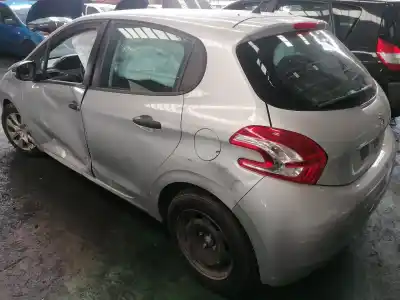 Veículo de Sucata peugeot 208 access do ano 2013 alimentado 8hr