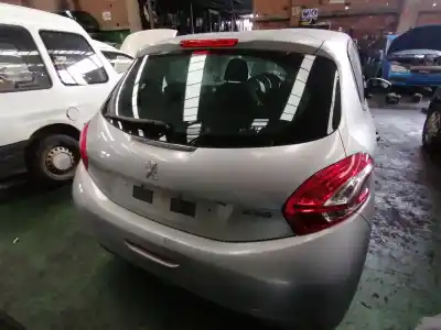 Veículo de Sucata peugeot 208 access do ano 2013 alimentado 8hr
