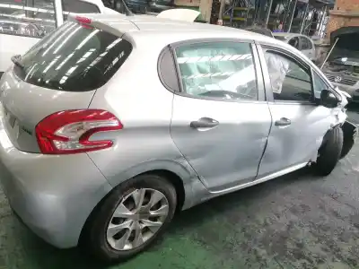 Veículo de Sucata peugeot 208 access do ano 2013 alimentado 8hr