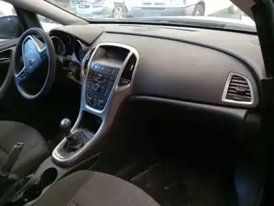 Scrapping Vehicle opel astra j (p10) 1.7 cdti (68) of the year 2010 powered a17dtj