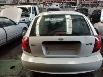 Veículo de Sucata kia rio rs berlina do ano 2003 alimentado a3d
