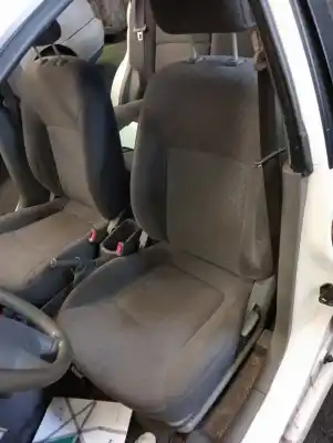 Veículo de Sucata kia rio rs berlina do ano 2003 alimentado a3d