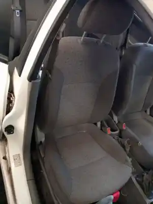 Veículo de Sucata kia rio rs berlina do ano 2003 alimentado a3d