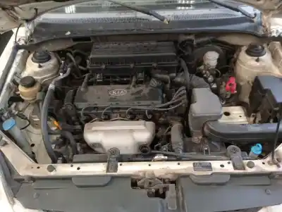 Veículo de Sucata kia rio rs berlina do ano 2003 alimentado a3d