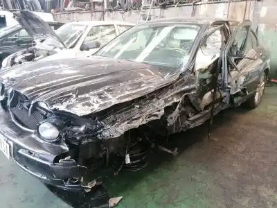 Véhicule à la ferraille jaguar x-type 2.1 v6 24v cat de l'année 2002 alimenté yb