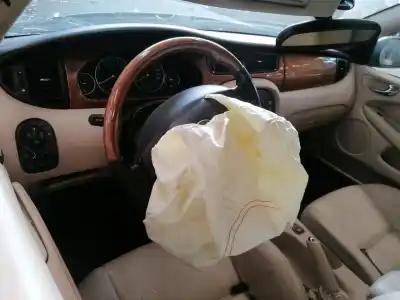 Véhicule à la ferraille jaguar x-type 2.1 v6 24v cat de l'année 2002 alimenté yb