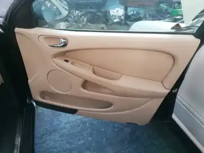 Véhicule à la ferraille jaguar x-type 2.1 v6 24v cat de l'année 2002 alimenté yb