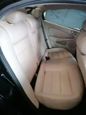 Véhicule à la ferraille jaguar x-type 2.1 v6 24v cat de l'année 2002 alimenté yb