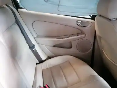 Véhicule à la ferraille jaguar x-type 2.1 v6 24v cat de l'année 2002 alimenté yb