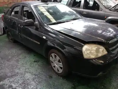 Veículo de Sucata chevrolet lacetti sx do ano 2005 alimentado f16d3