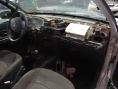 Здавання транспортного засобу renault clio ii fase ii (b/cb0) 1.2 року 2004 потужний d7f726