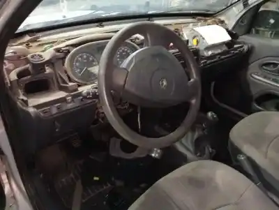 Здавання транспортного засобу renault clio ii fase ii (b/cb0) 1.2 року 2004 потужний d7f726