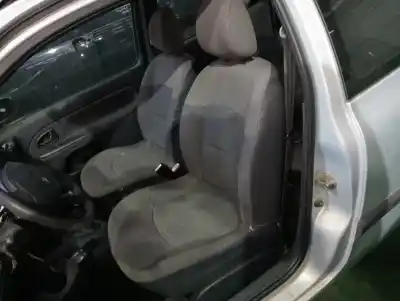 Здавання транспортного засобу renault clio ii fase ii (b/cb0) 1.2 року 2004 потужний d7f726